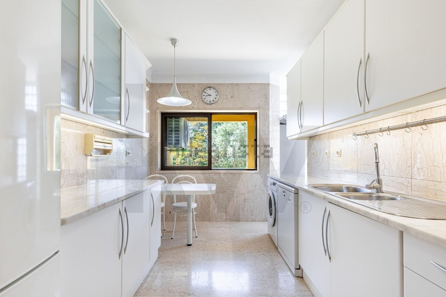 出租公寓 t3在Rua Professor Mark Athias, 1 b 1c, Nº - 厨房