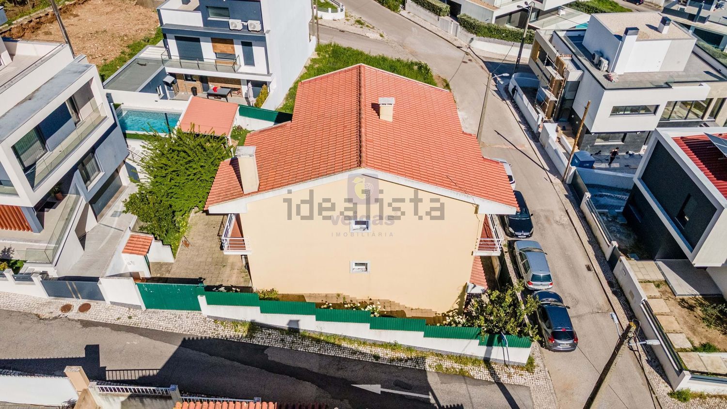 小楼房或别墅出售在Pontinha e Famões - 游泳池