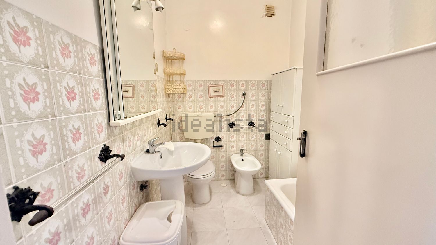 公寓 t2出售在Rua São Pedro, 9 - 卫生间