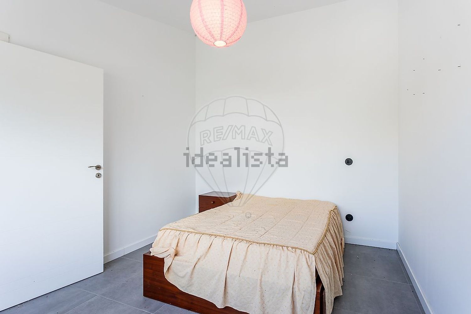 小楼房或独栋别墅出售在Rua Central - 卧室