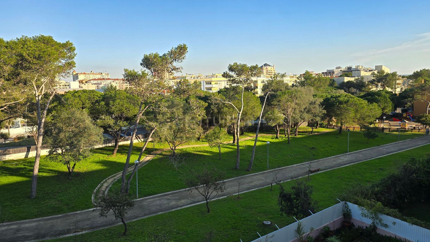 复式公寓出售在Costa da Guia - 花园