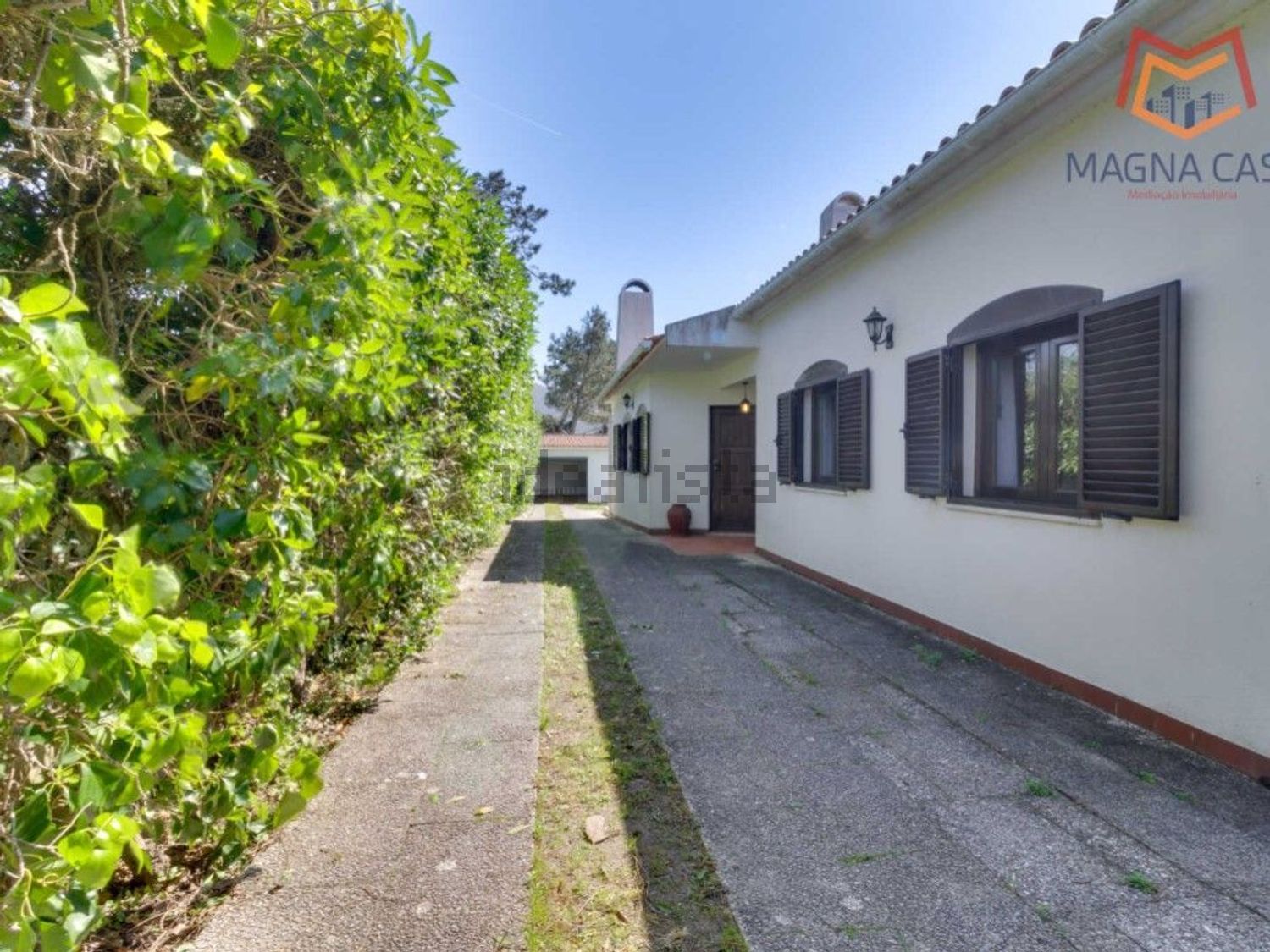 小楼房或独栋别墅出售在Rua dos Trovadores do Século XII - 外立面