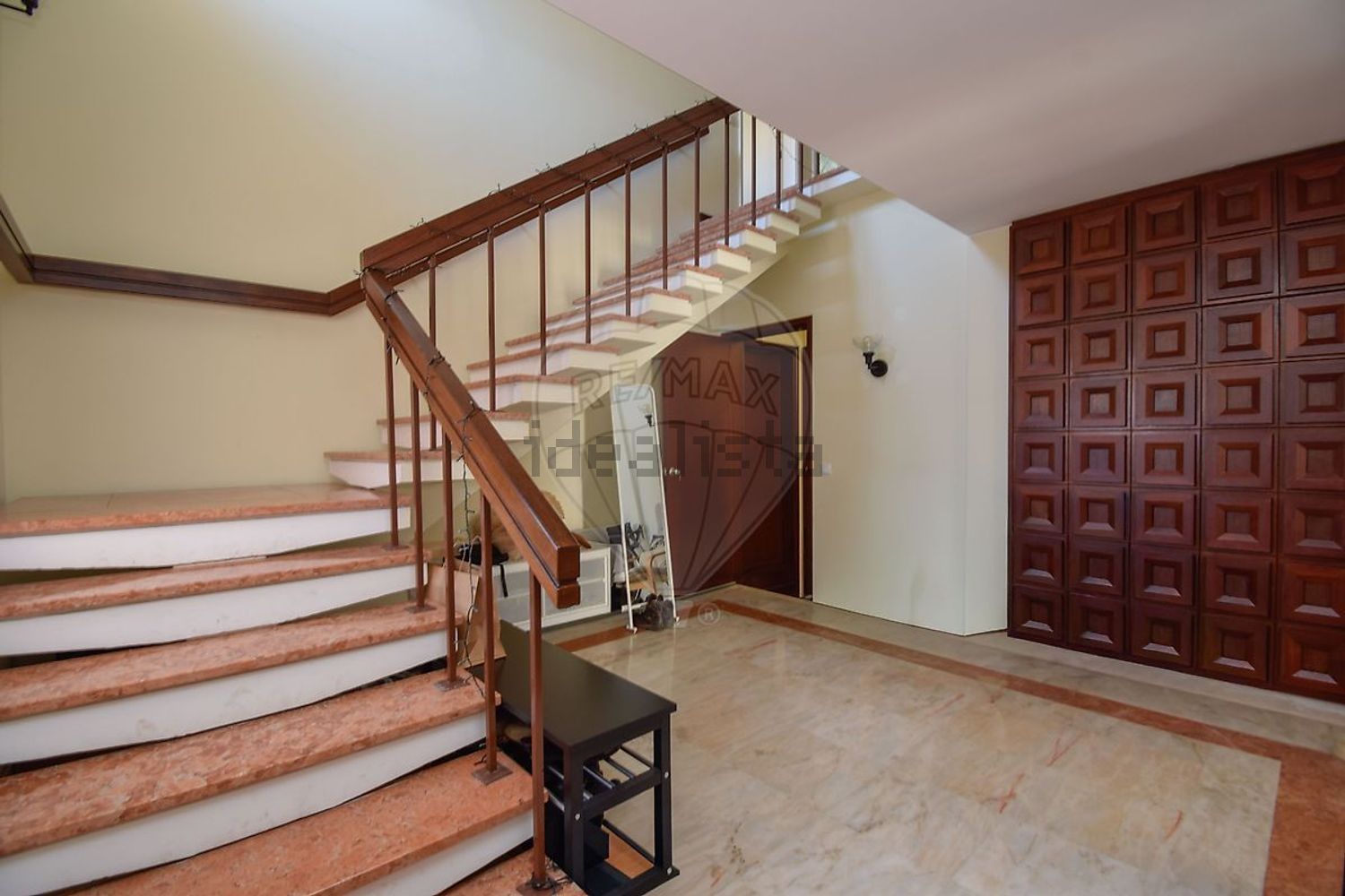 小楼房或独栋别墅出售在Rua da Quinta das Palmeiras - 详情