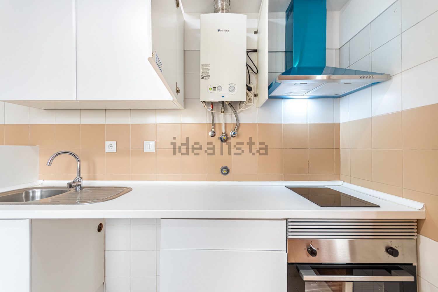 T0（单人公寓）出售在Rua dos Três Vales, 79 - 厨房