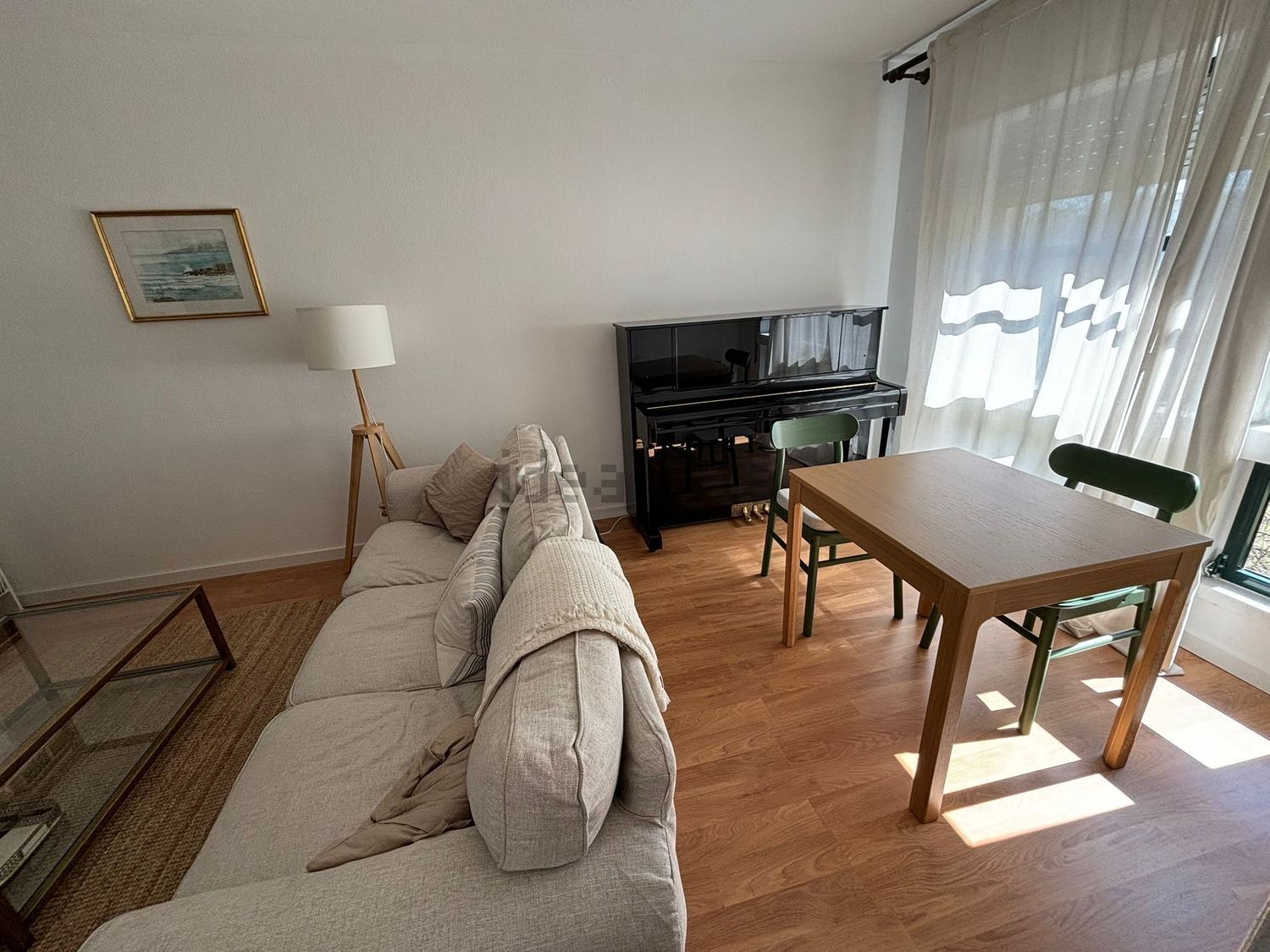 出租公寓 t2在Rua Ferreira de Castro, 389 - 餐厅