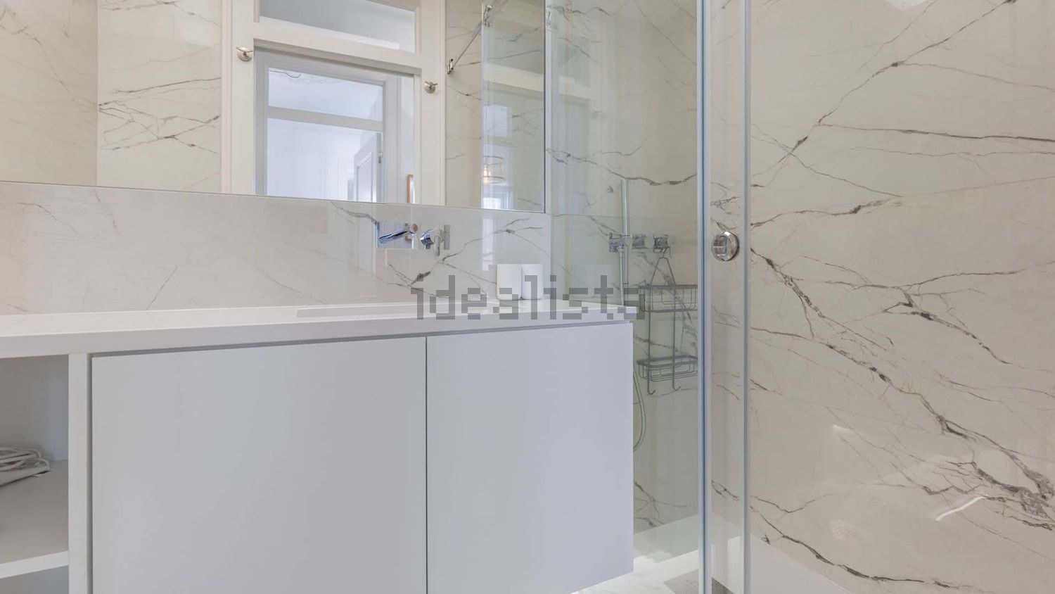 出租公寓 t2在Rua Afonso Annes Penedo, 14 - 卫生间