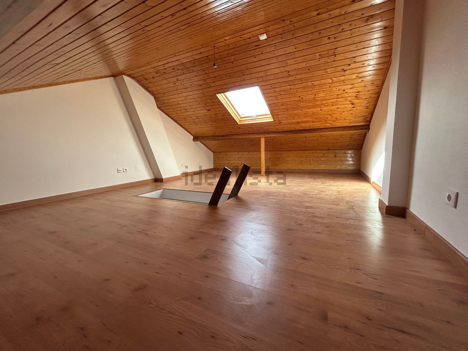 出租联排别墅在Rua do Caneiro, 33 - 顶层公寓