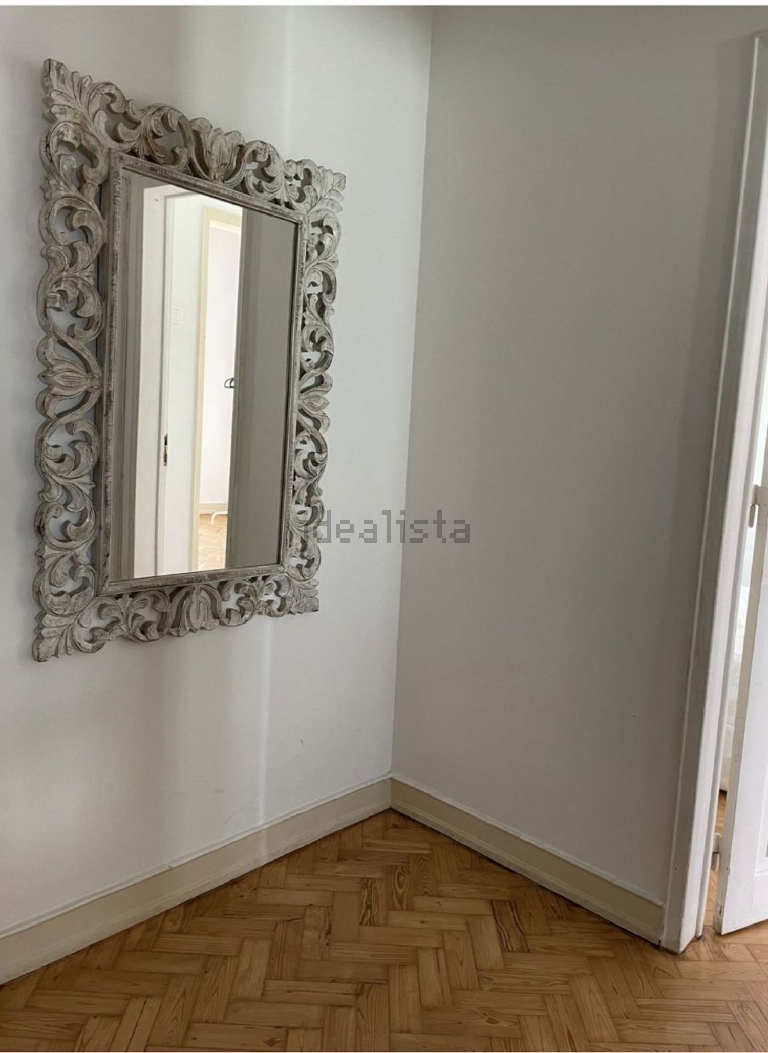 出租房间在Rua Cândido Figueiredo - 照片