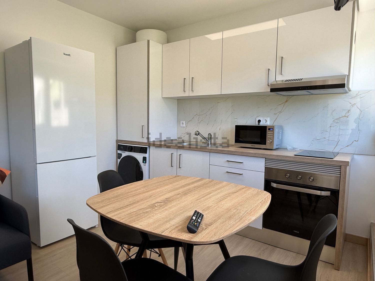 T0（单人公寓）出售在Rua Major Rosa Bastos, 17 - 厨房