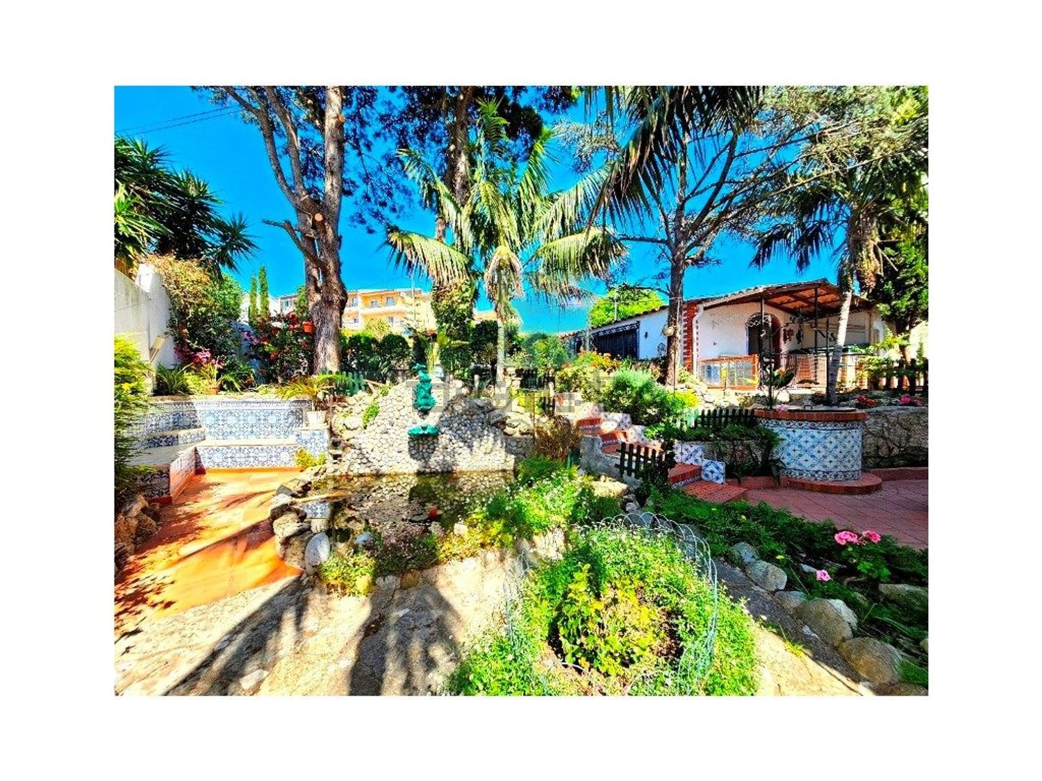 小楼房或独栋别墅出售在Rua Zambujal, 263 a - 花园