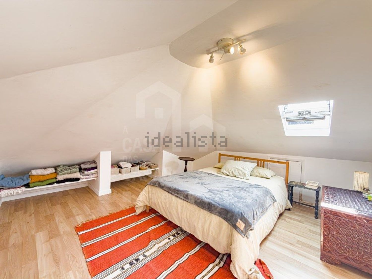 小楼房或独栋别墅出售在São Pedro da Cadeira - 卧室