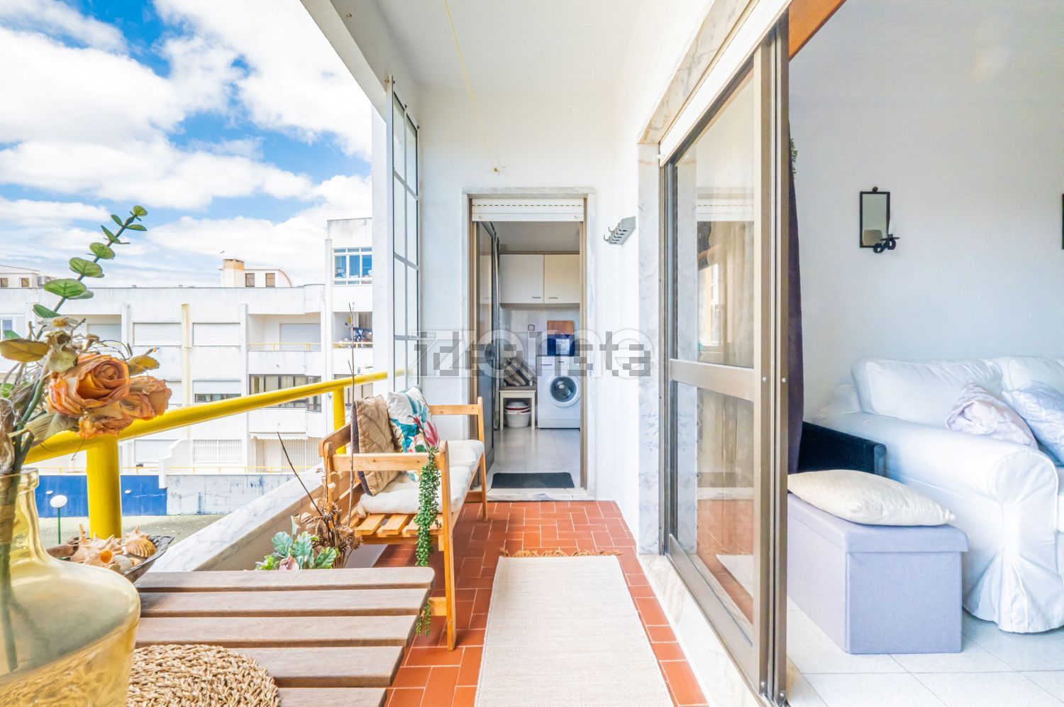 公寓 t2出售在Estrada do Poço Novo, 4 - 门廊