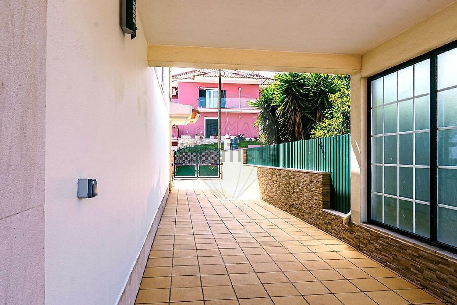 小楼房或独栋别墅出售在Rua Fernando Piteira Santos - 阳台