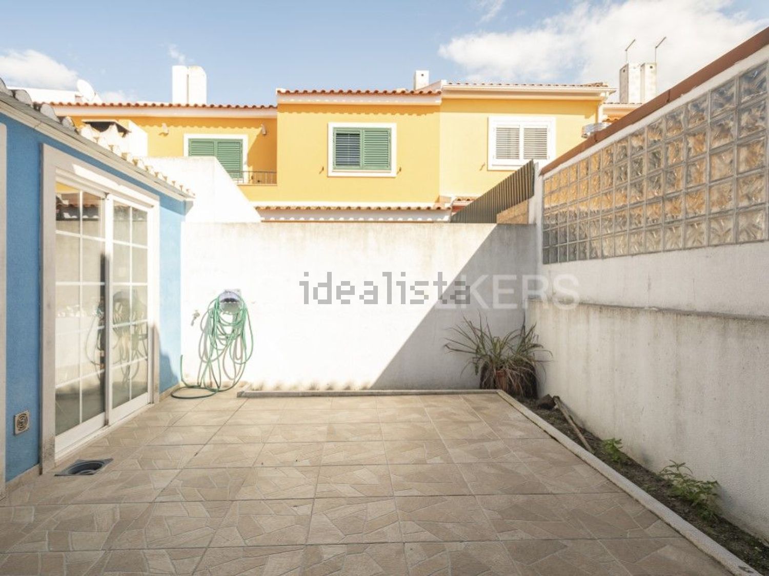 小楼房或独栋别墅出售在Moita - 外立面