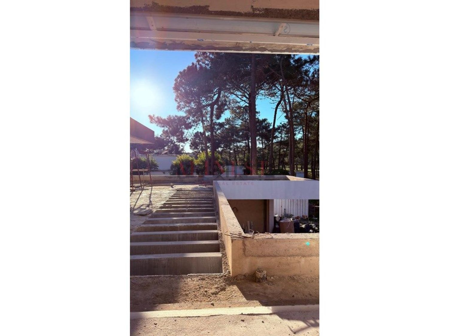 小楼房或独栋别墅出售在Rua do Tojo - 照片