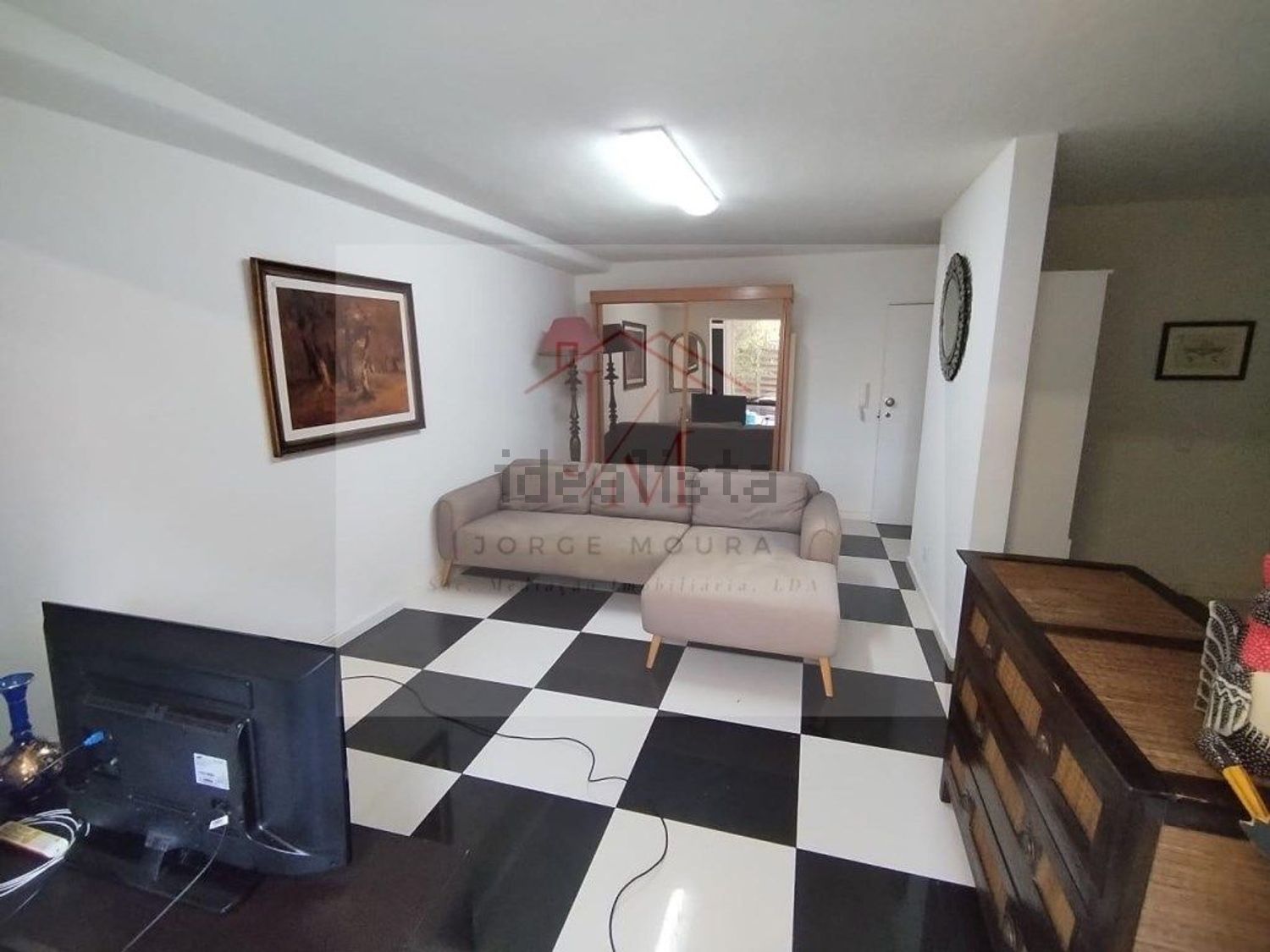 出租t0（单人公寓）在Tires - 客厅