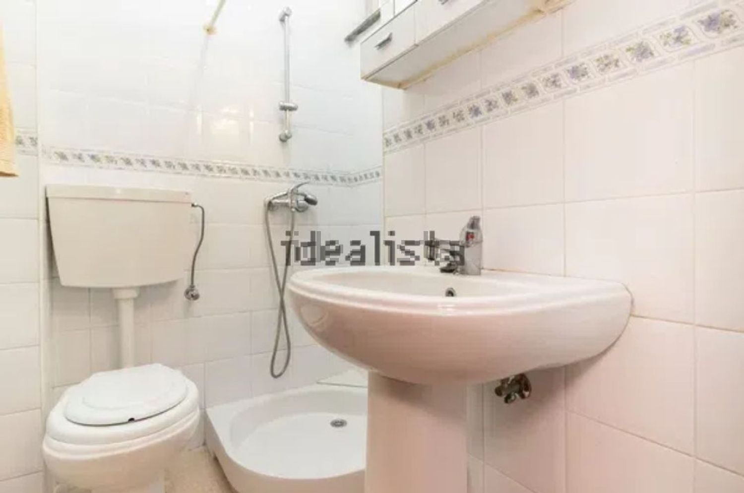 出租房间在Rua da Boa Esperança, 18 - 卫生间