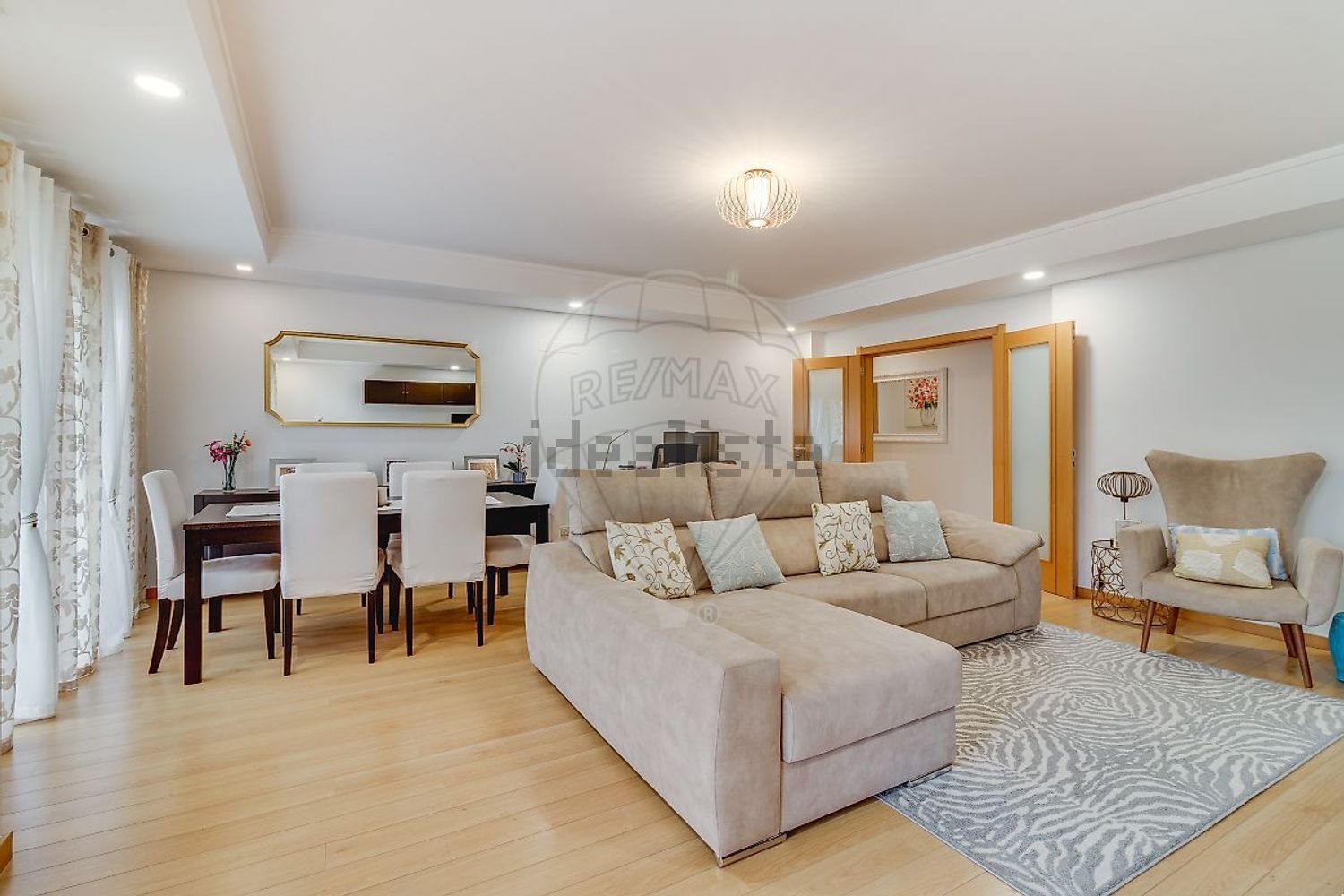 公寓 t2出售在Rua e C8 - 客厅