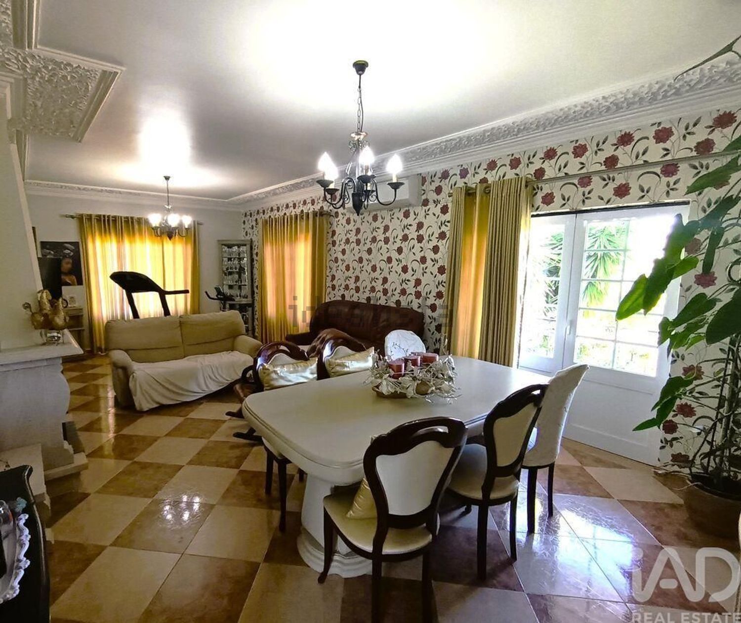 小楼房或独栋别墅出售在Castanheira do Ribatejo e Cachoeiras - 客厅