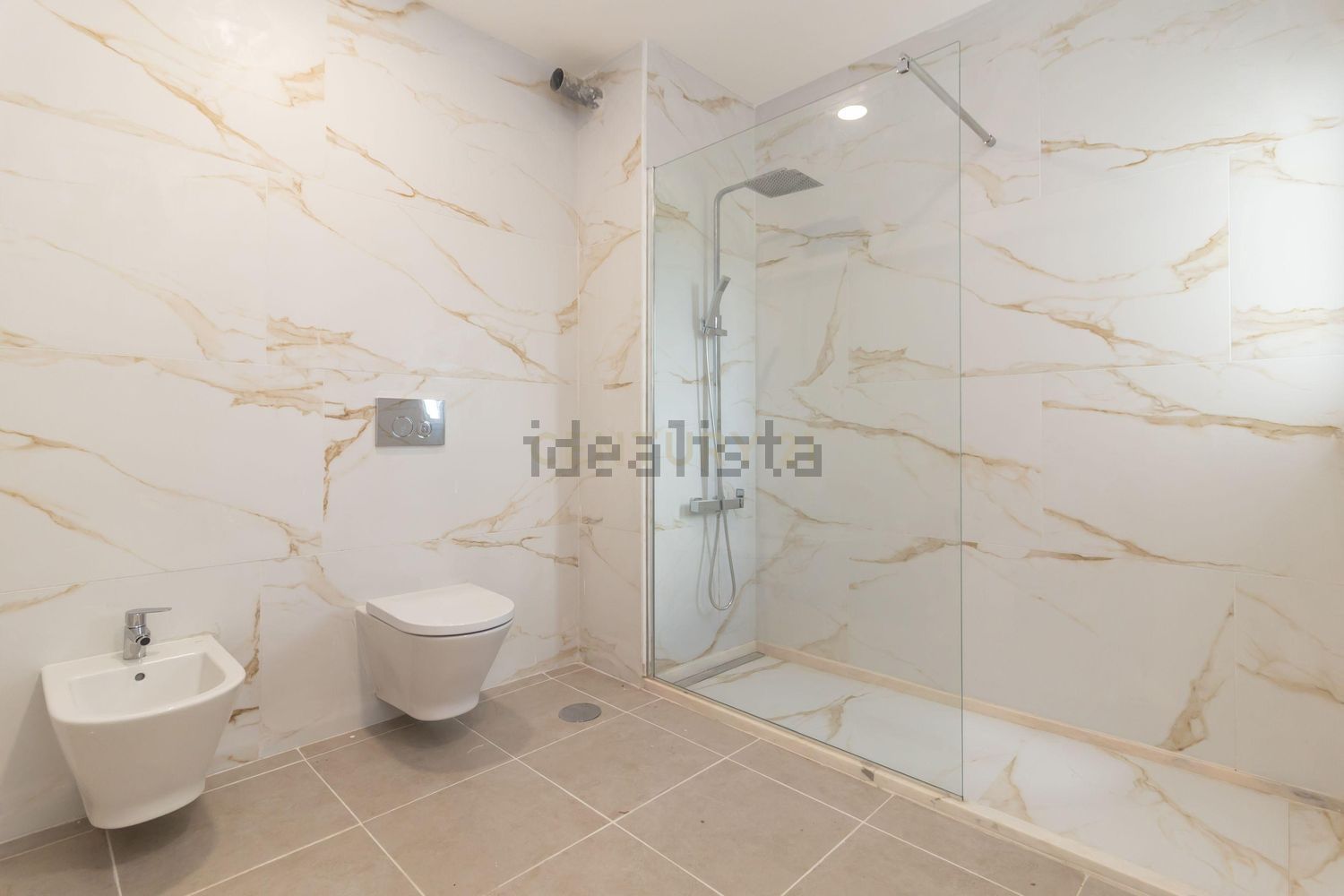 小楼房或独栋别墅出售在Avenida do Canto do Pinheiro - 卫生间