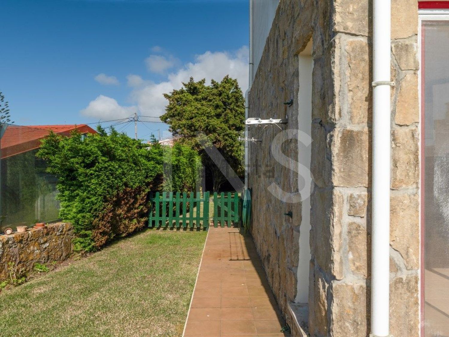 小楼房或独栋别墅出售在Rua do Beco - 视线