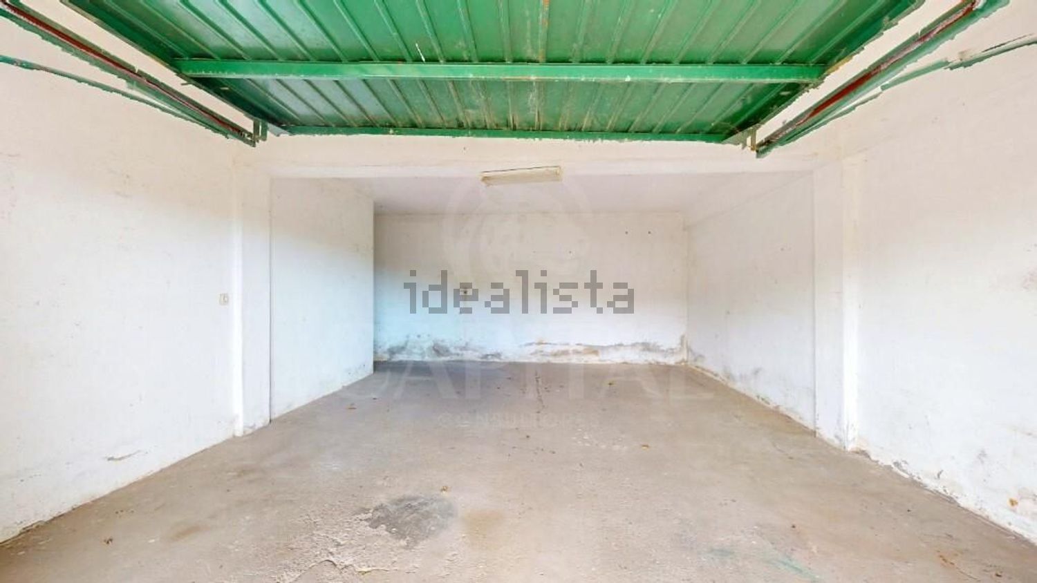 小楼房出售在Rinchoa - 停车位