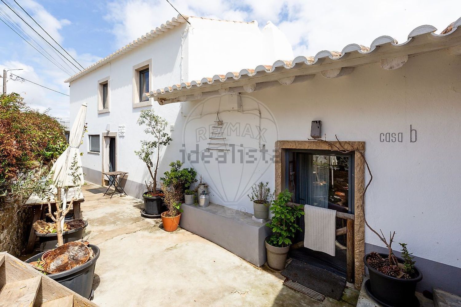 小楼房或独栋别墅出售在Estrada da Moucheira - 外立面