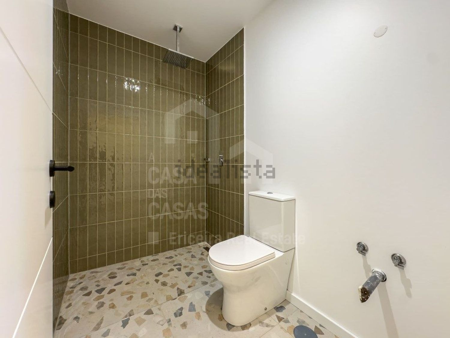 小楼房或独栋别墅出售在Encarnação - 卫生间