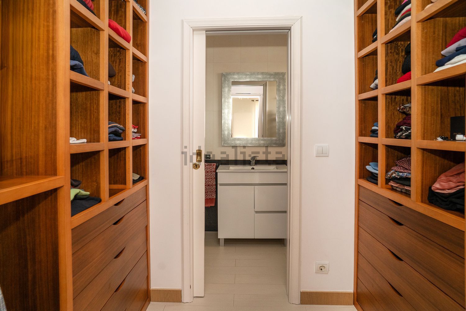 小楼房或独栋别墅出售在Rua da Mesquita, 13 - 过道