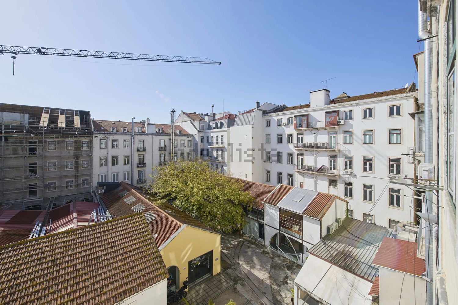 出租房间在Largo Vitorino Damásio, 2 - 视线