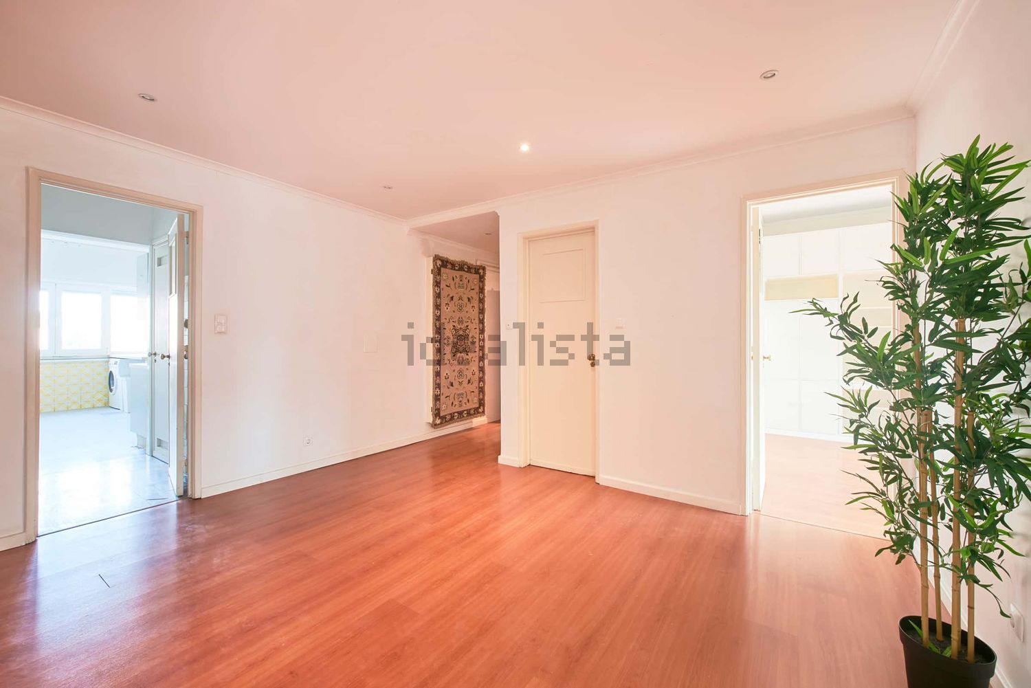 出租房间在Praça Rainha Dona Filipa, 5 - 居住