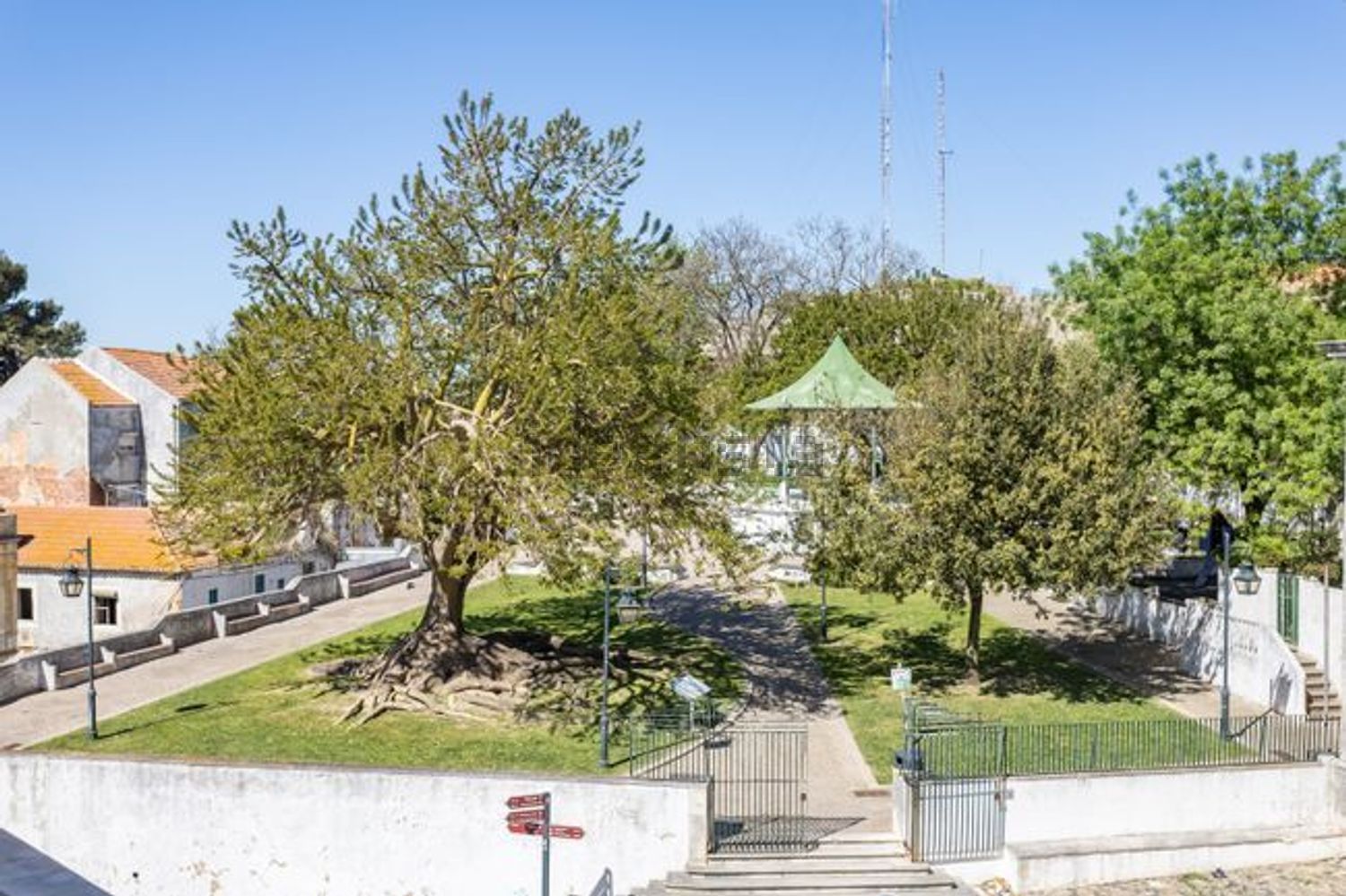 公寓 t3出售在Largo 1º de Maio, 19 - 花园