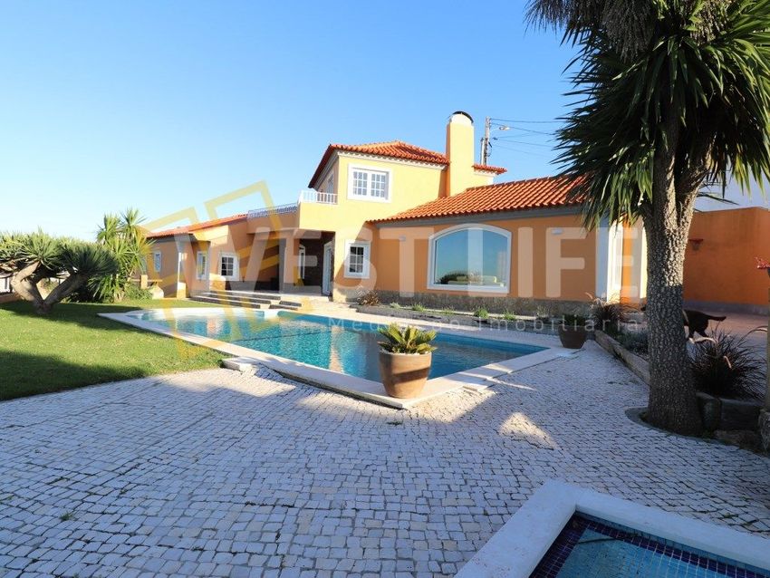 小楼房或独栋别墅出售在Vila de Colares - Mucifal