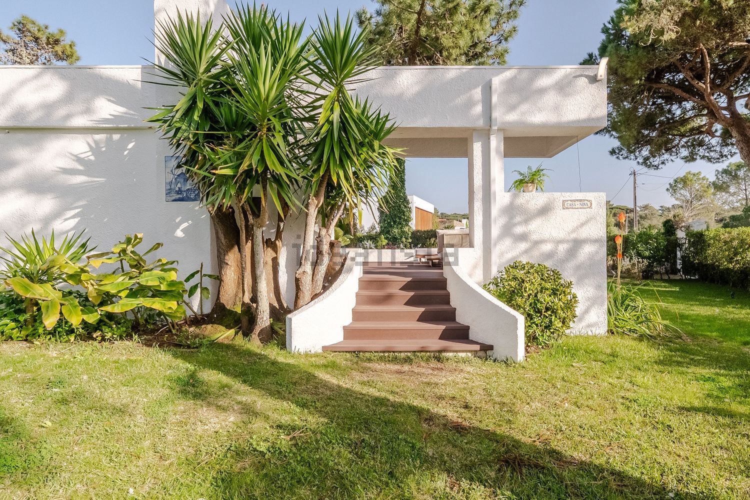 小楼房或独栋别墅出售在Rua das Quintas - 外立面