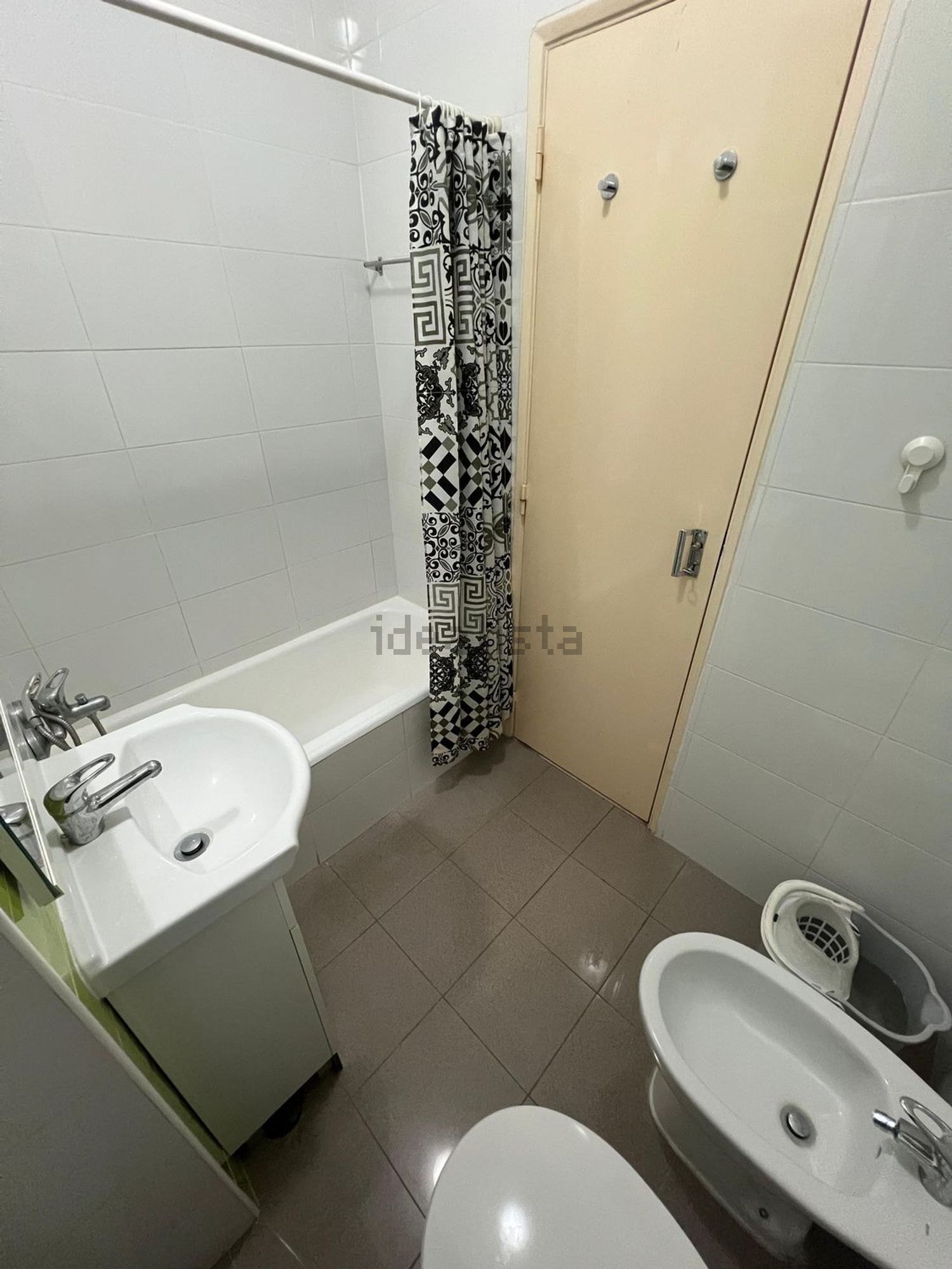 出租公寓 t1在Avenida de Pangim, 26 - 卫生间