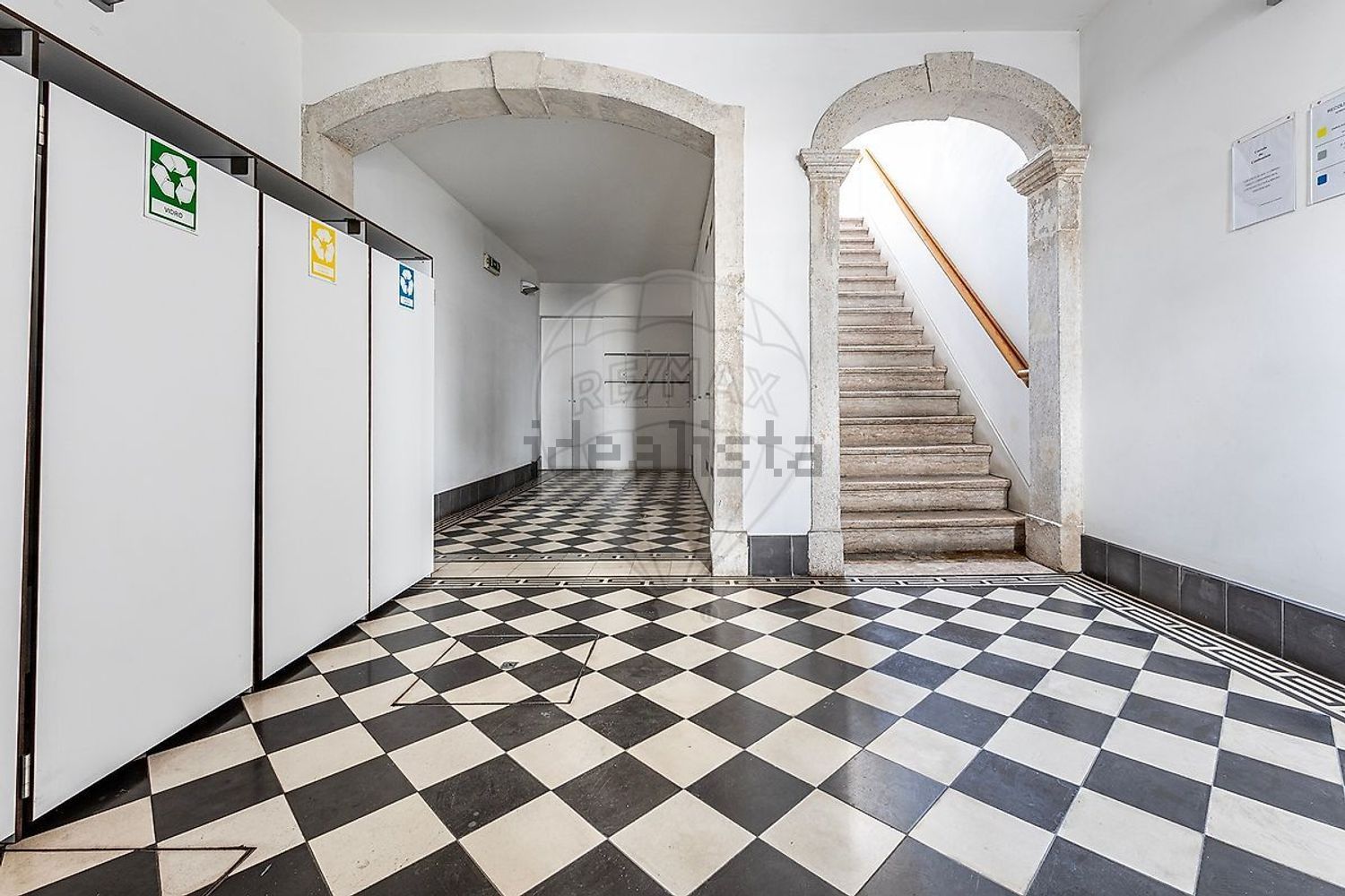 公寓 t2出售在Rua de São Bento - 过道