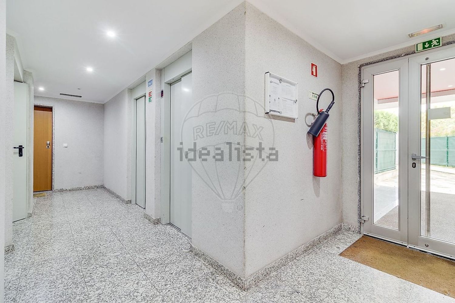 公寓 t3出售在Avenida Marechal Gomes da Costa - 照片