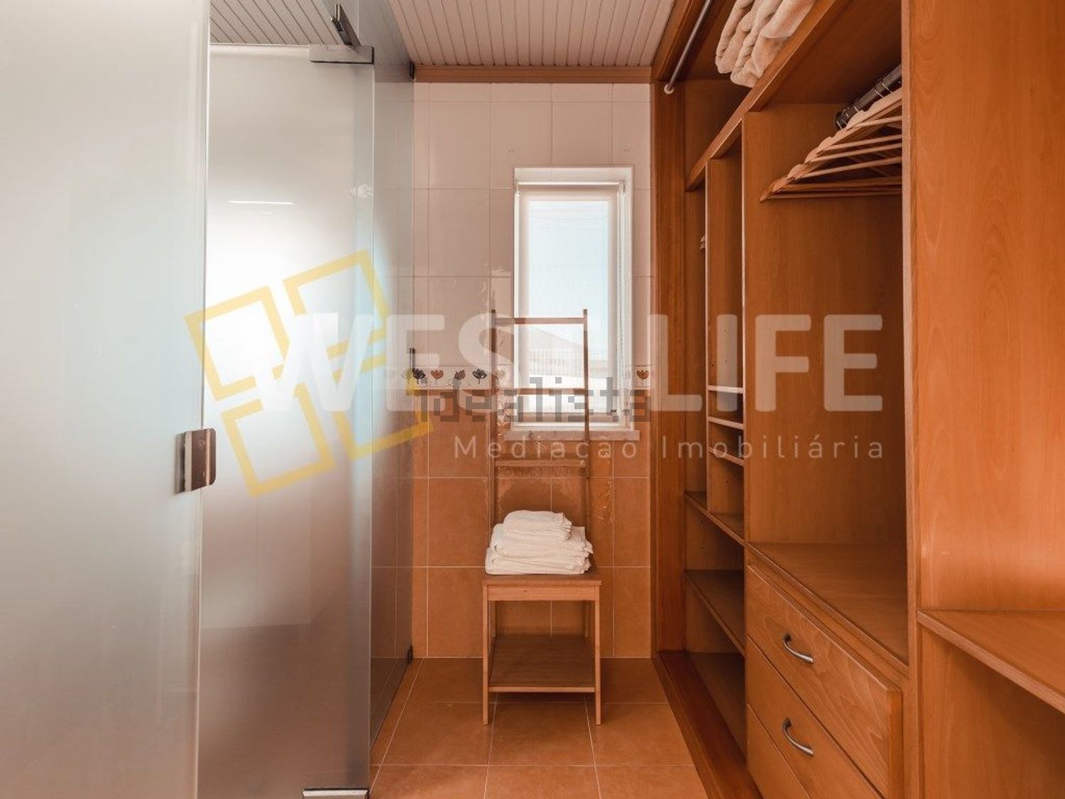 小楼房或独栋别墅出售在Centro - 试衣间