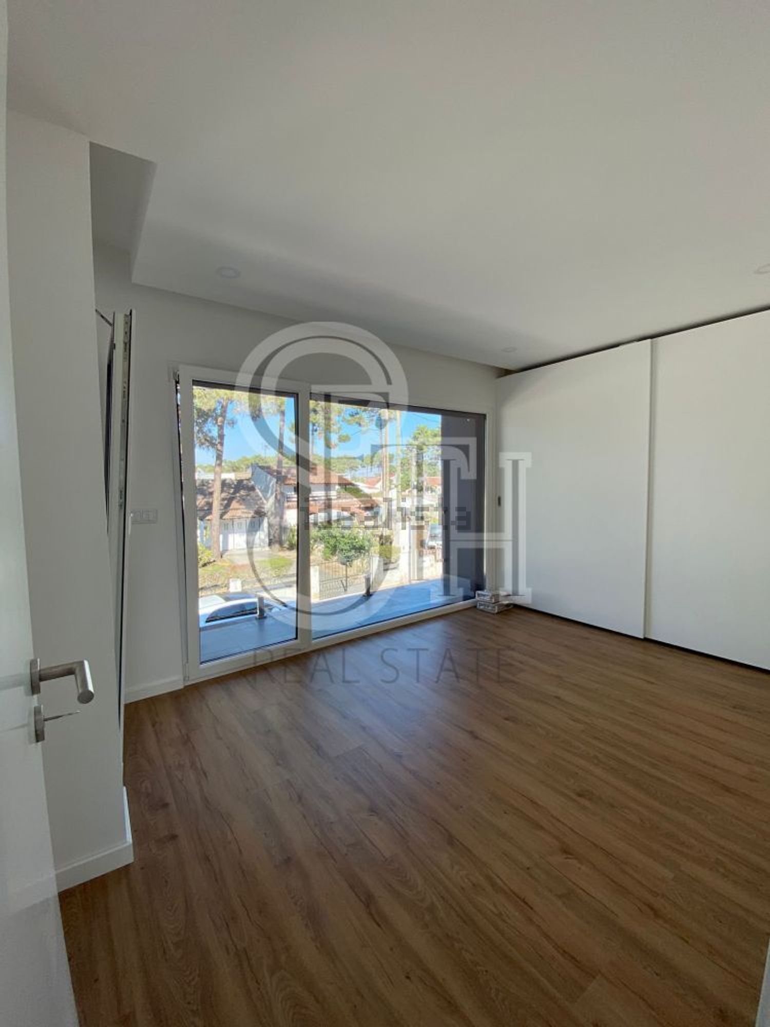 出租小楼房或独栋别墅在Avenida Dom Fernando - 居住