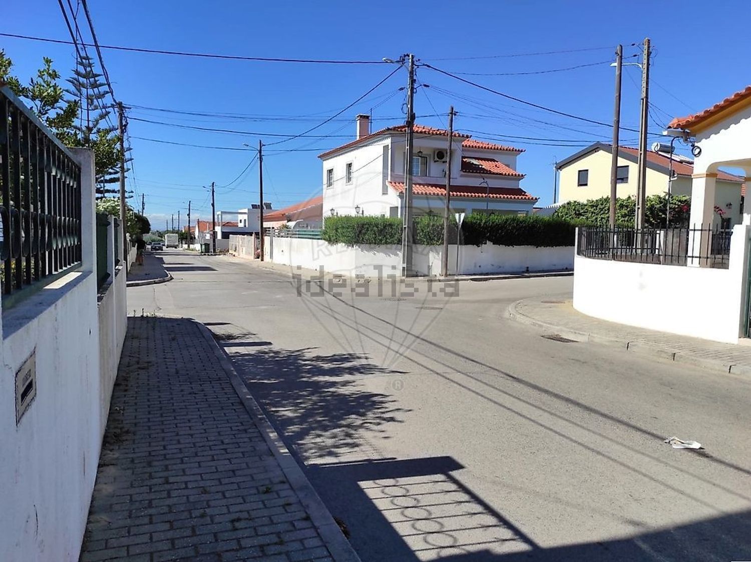 出租小楼房或独栋别墅在Rua José Malhoa - 外立面