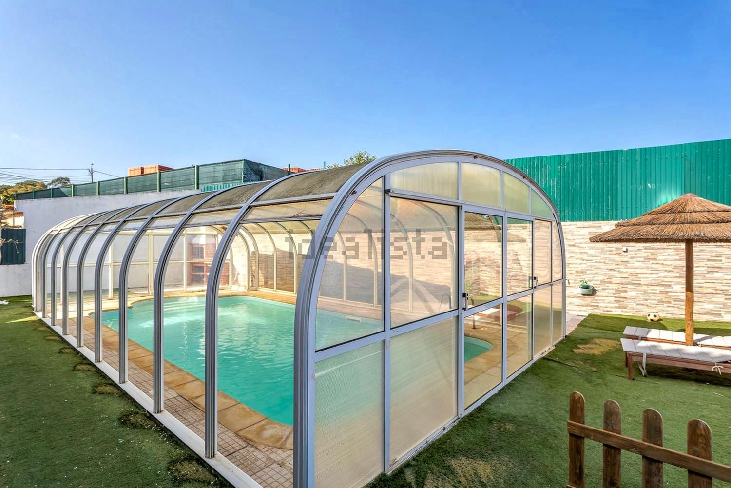 小楼房或独栋别墅出售在Rua dos Pintassilgos, 3 - 游泳池