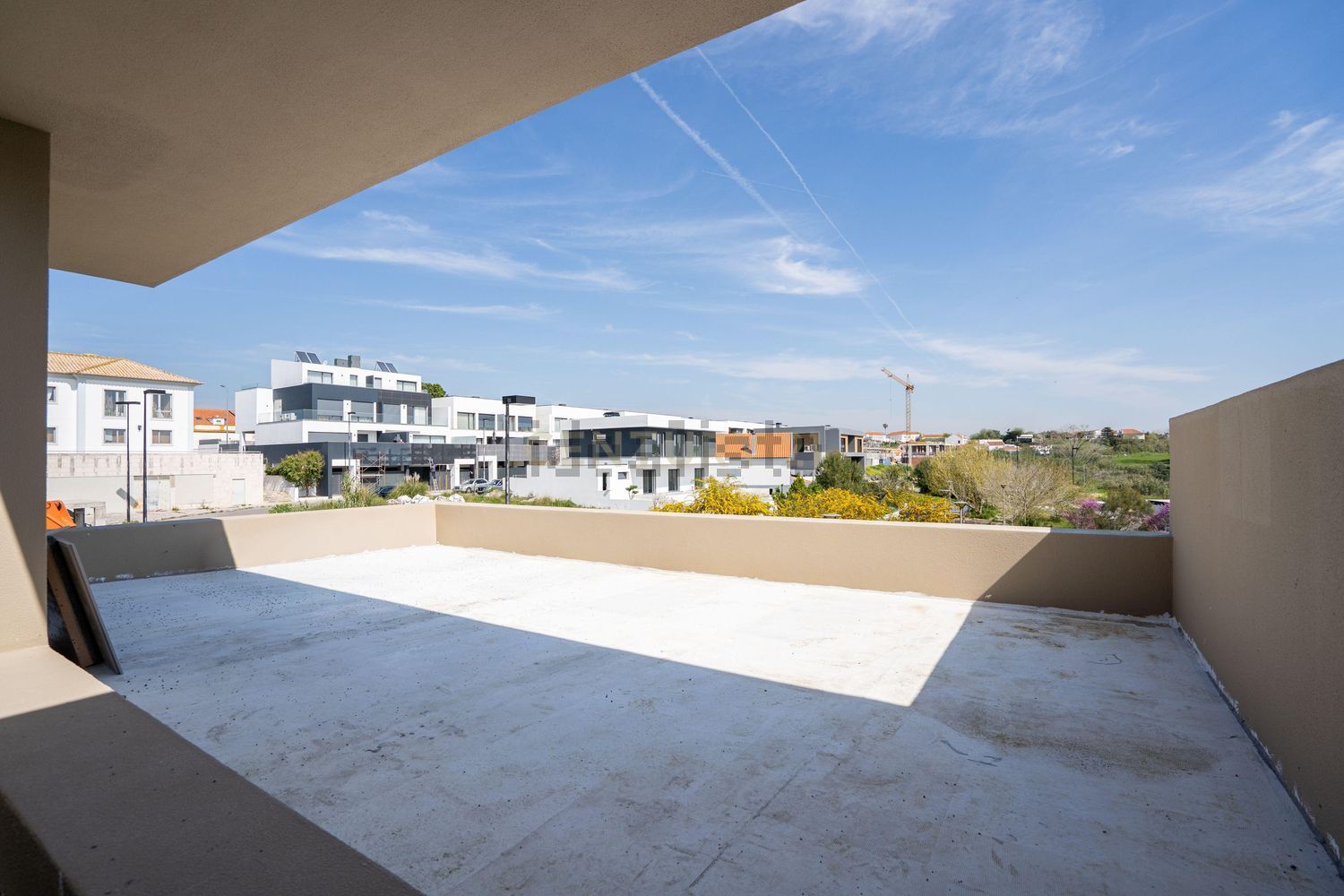 小楼房或独栋别墅出售在Rua Capitão Salgueiro Maia - 游泳池