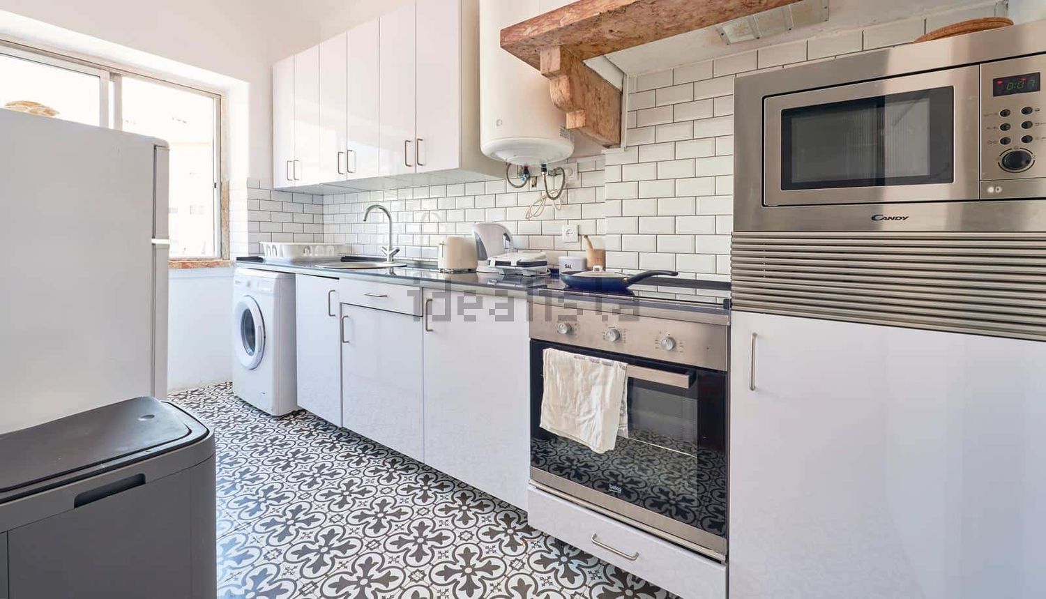 出租房间在Avenida Eduardo Jorge s/n - 厨房