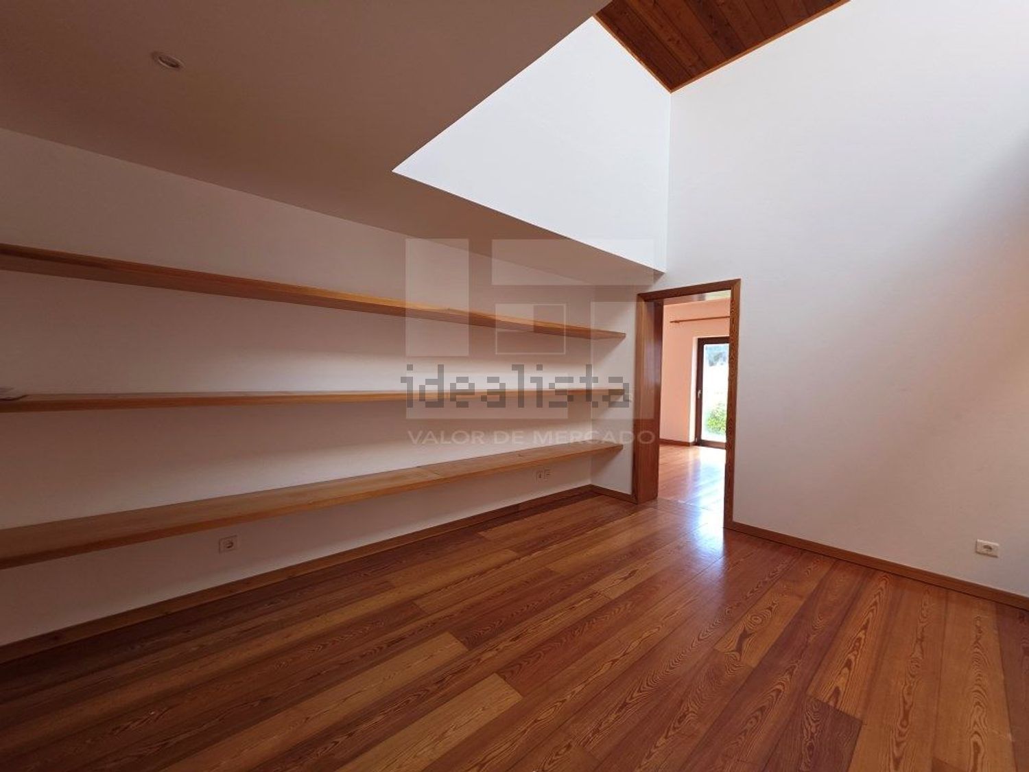 出租小楼房或独栋别墅在Rua Mato da Mina, 22 - 前厅