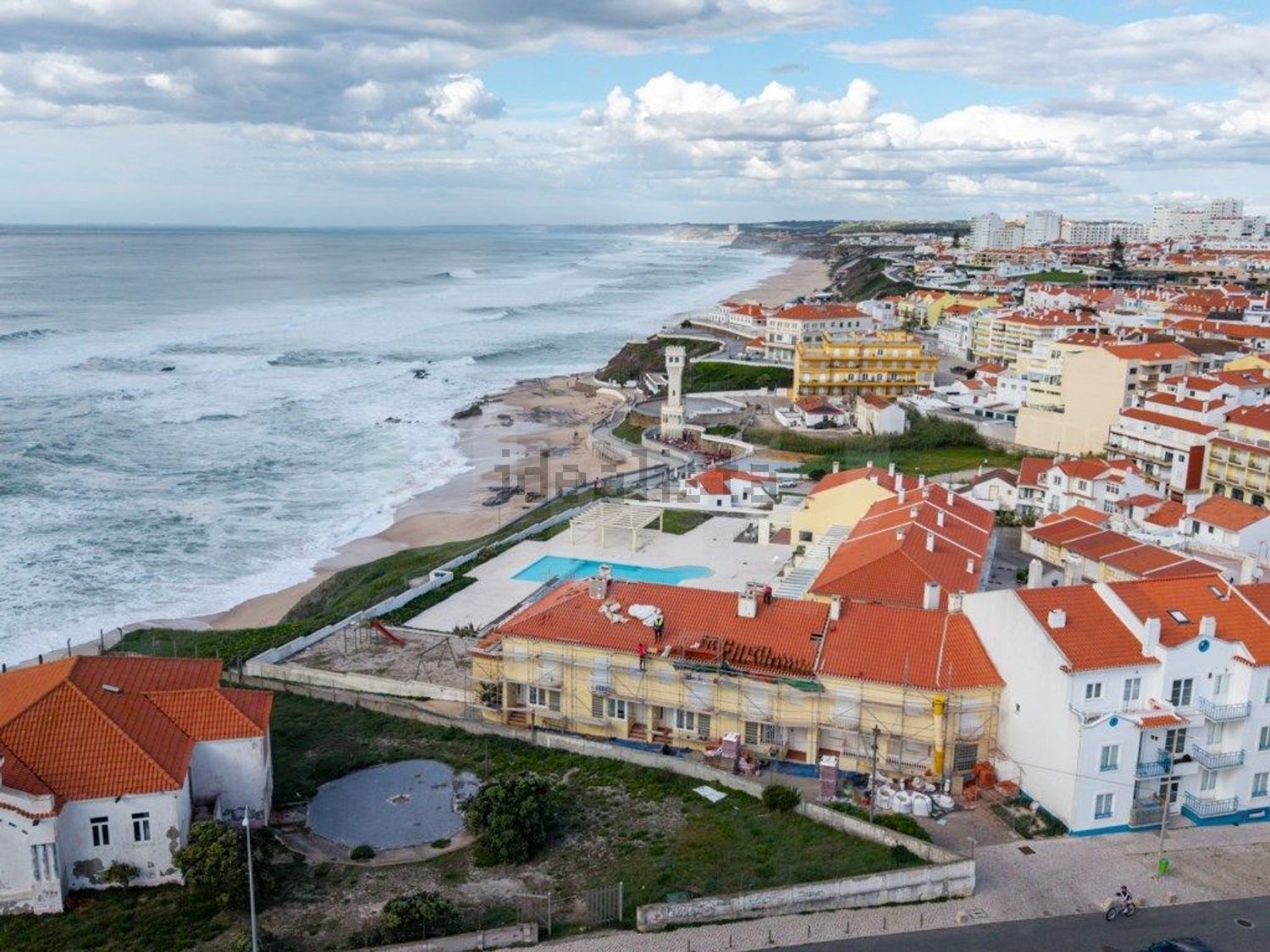 小楼房或独栋别墅出售在Rua José Joaquim de Miranda - 视线