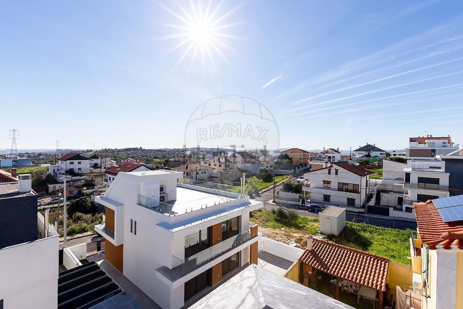 小楼房或独栋别墅出售在Rua e - 照片