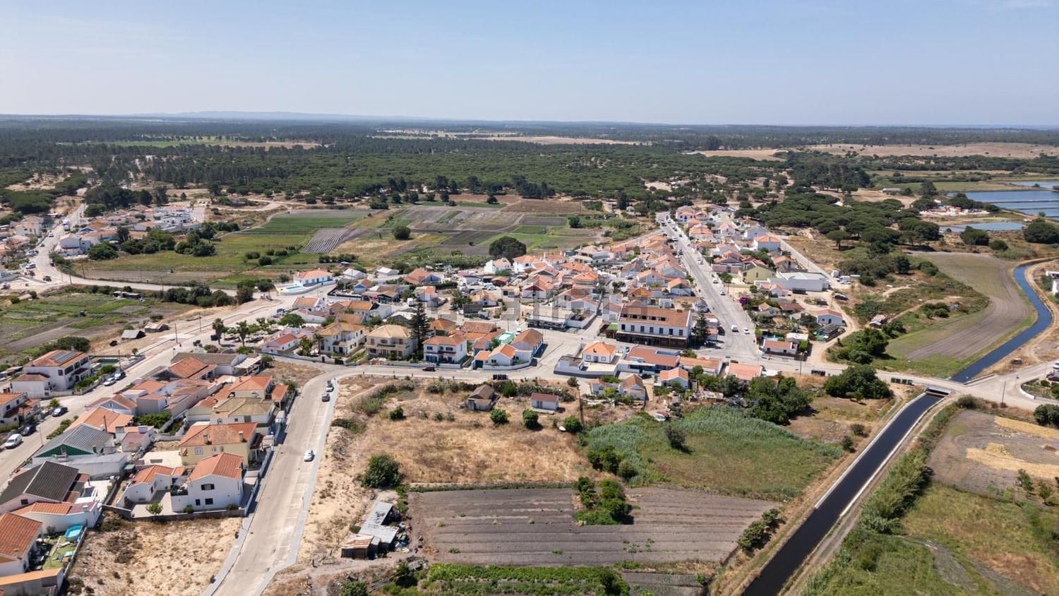 小楼房或独栋别墅出售在Estrada Sem Nome - 视线