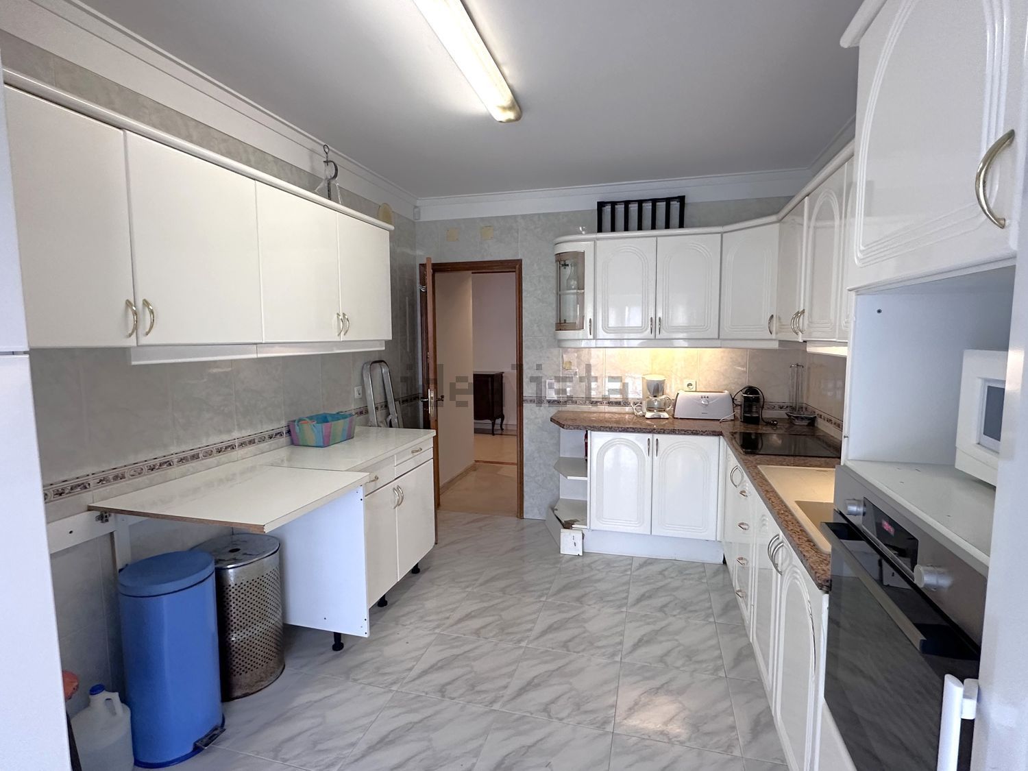 出租公寓 t4在Rua Ventura Abrantes, 7 - 厨房