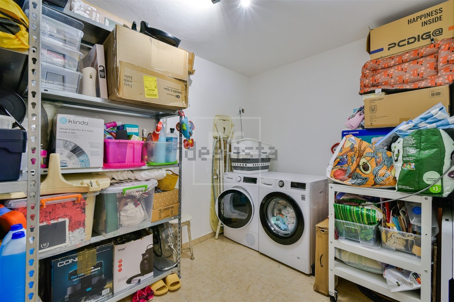 小楼房或独栋别墅出售在Praça Dom Lourenço Vicente, 18 - 储藏室