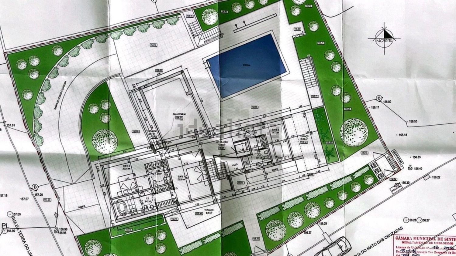 小楼房或独栋别墅出售在Rua Mato das Cruzadas - 平面图